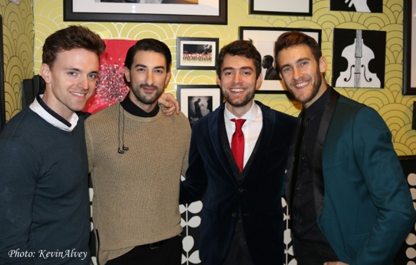 Photo Flash: Apollo Link Brings Holiday Cheer to Birdland  Image