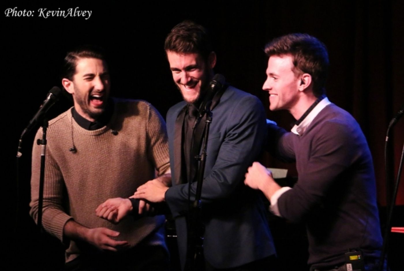 Photo Flash: Apollo Link Brings Holiday Cheer to Birdland  Image