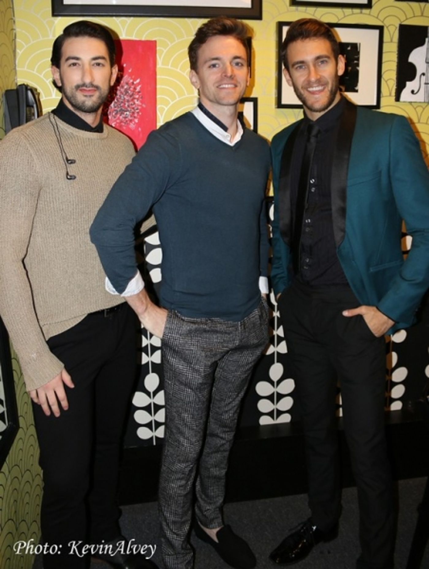 Photo Flash: Apollo Link Brings Holiday Cheer to Birdland  Image