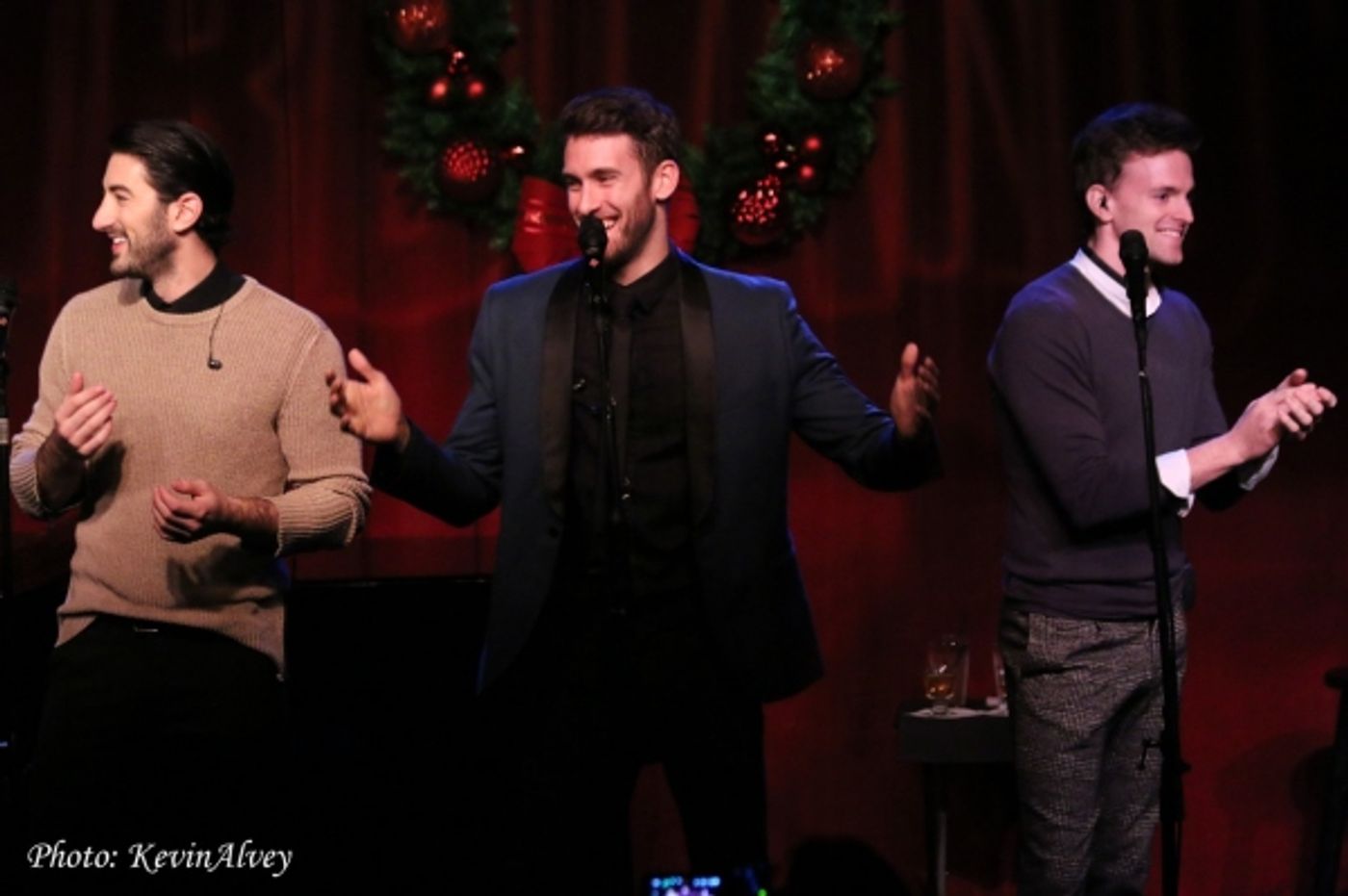 Photo Flash: Apollo Link Brings Holiday Cheer to Birdland  Image