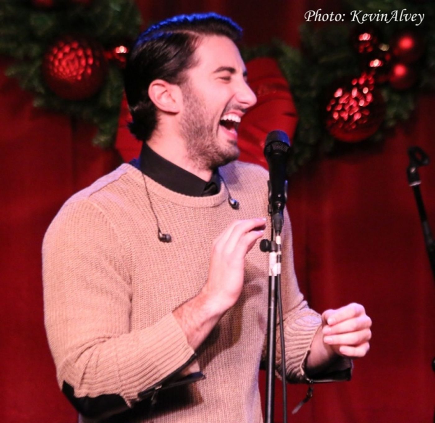 Photo Flash: Apollo Link Brings Holiday Cheer to Birdland  Image