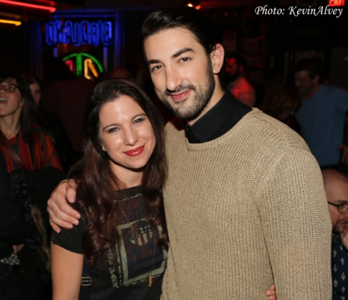 Photo Flash: Apollo Link Brings Holiday Cheer to Birdland  Image