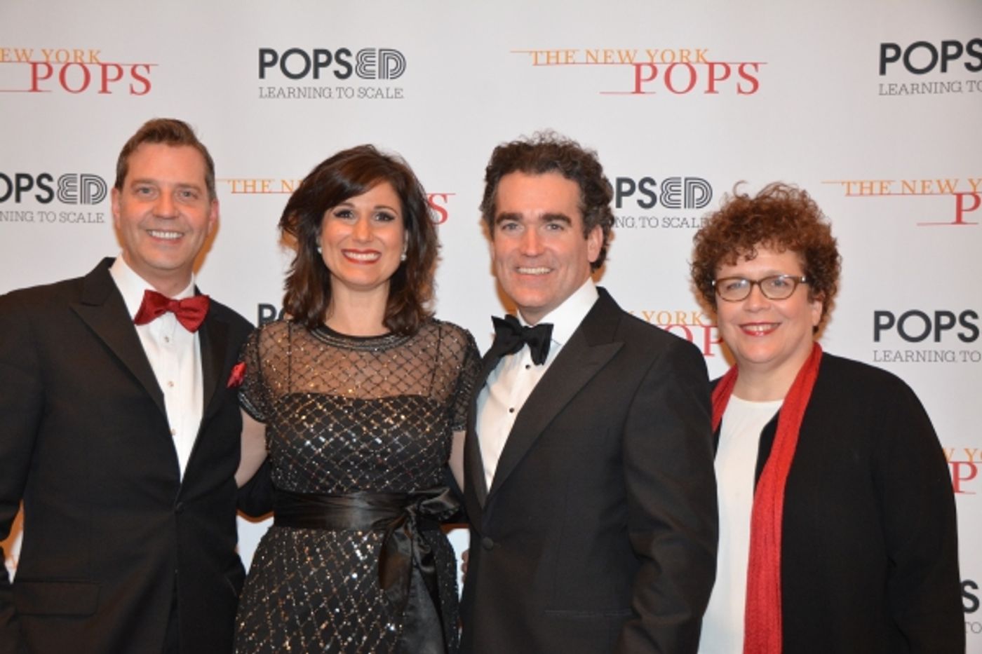 Photo Coverage: Stars Bring Holiday Cheer Backstage at New York Pops Carnegie Hall Concert Image