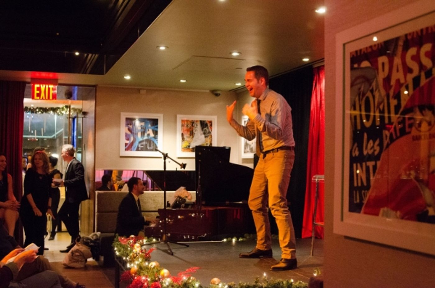 Photo Flash: Lisa Lampanelli Headlines Other Voices' BROADWAY HOLIDAY at 42West Photo Flash: Lisa Lampanelli Headlines Other Voices' BROADWAY HOLIDAY at 42West Image