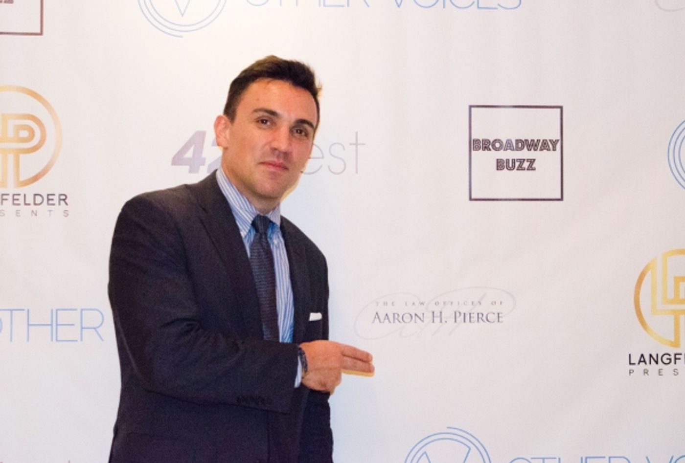 Photo Flash: Lisa Lampanelli Headlines Other Voices' BROADWAY HOLIDAY at 42West Photo Flash: Lisa Lampanelli Headlines Other Voices' BROADWAY HOLIDAY at 42West Image