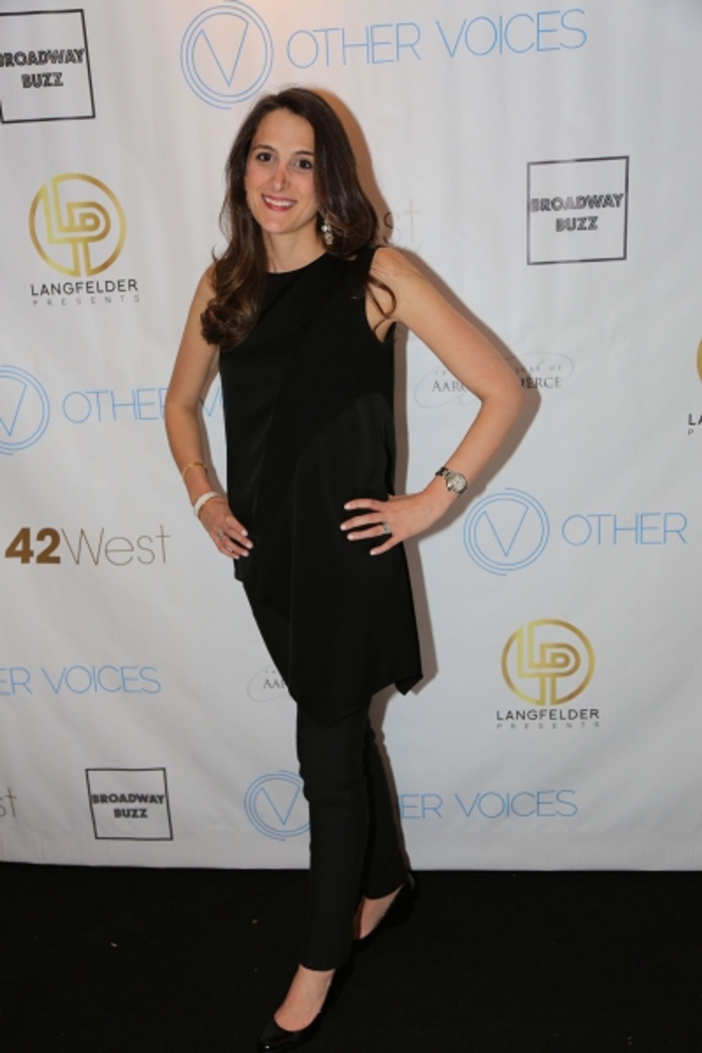 Photo Flash: Lisa Lampanelli Headlines Other Voices' BROADWAY HOLIDAY at 42West Photo Flash: Lisa Lampanelli Headlines Other Voices' BROADWAY HOLIDAY at 42West Image