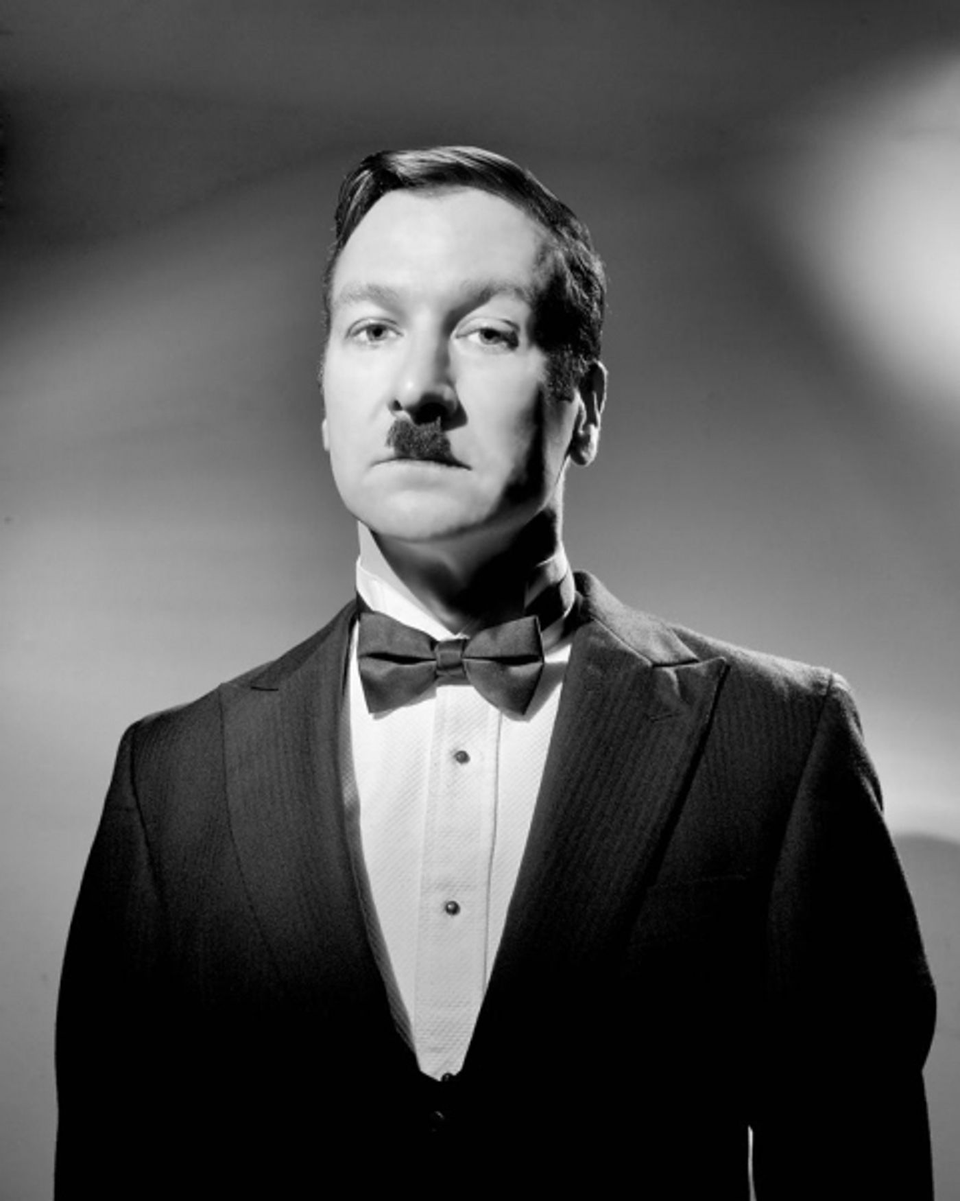 Photo Flash: 39 STEPS Company Takes Vintage Glamour Shots  Image