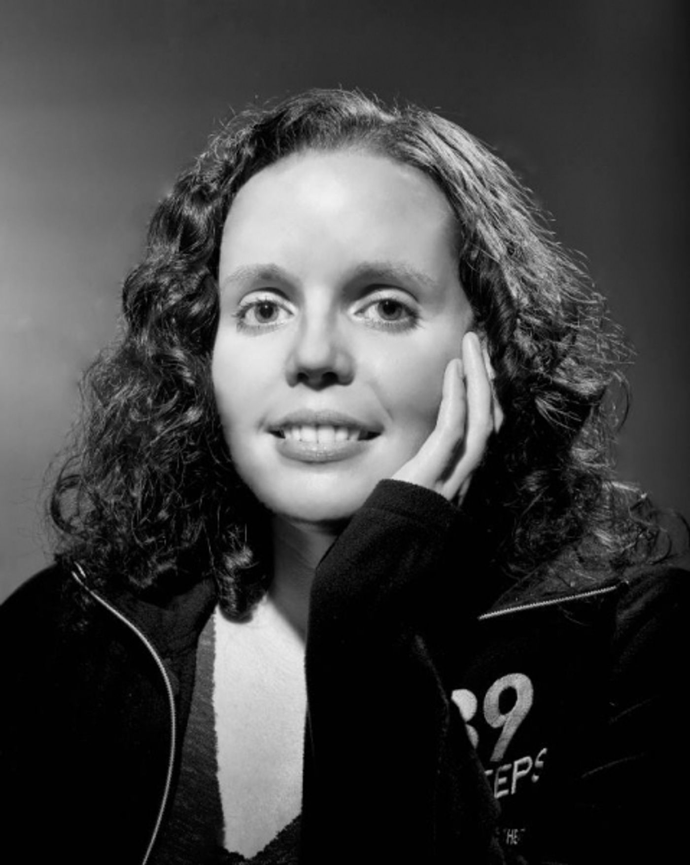 Photo Flash: 39 STEPS Company Takes Vintage Glamour Shots  Image