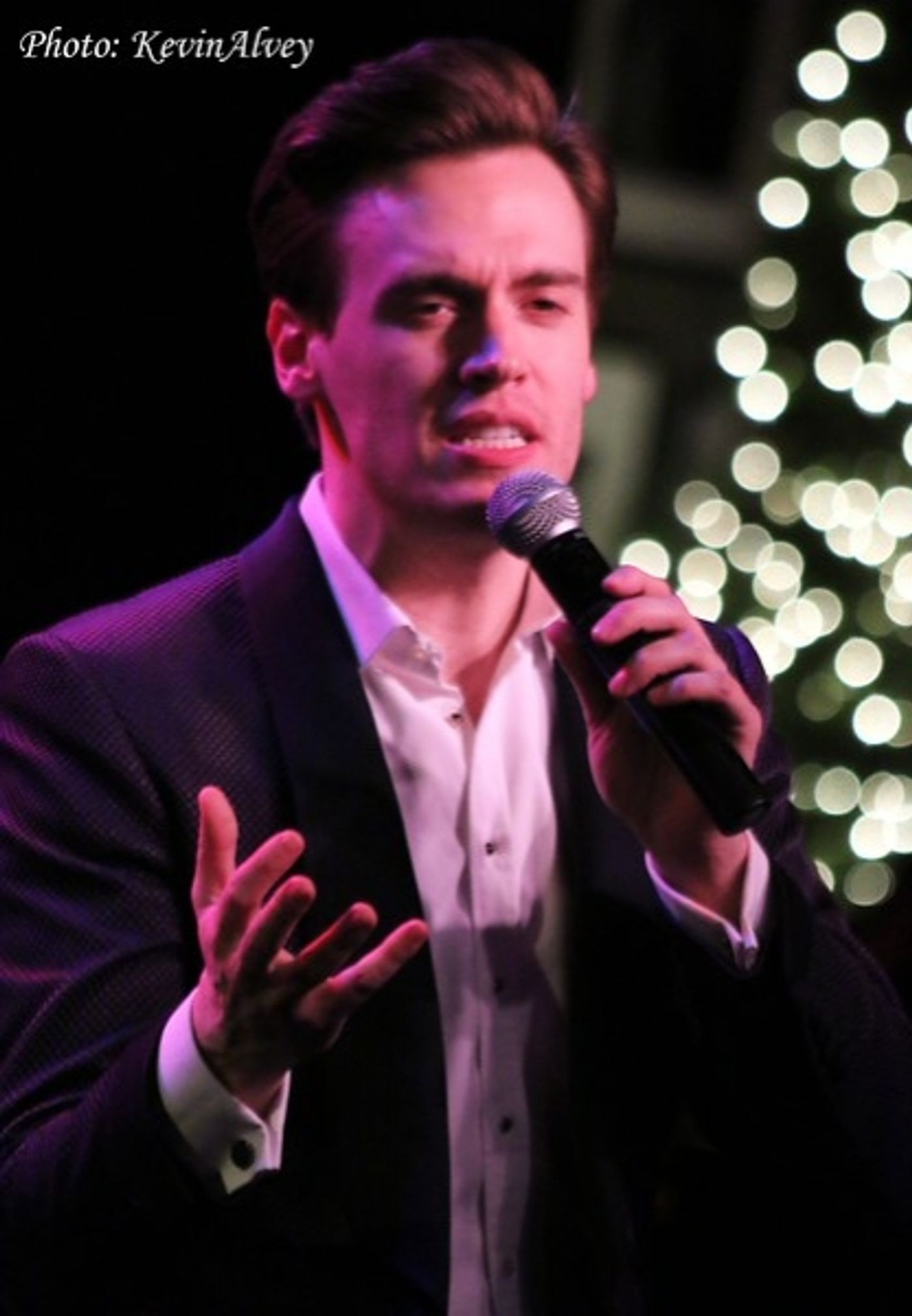 Photo Flash: Stage and Screen Star Erich Bergen Joins Jazz Pianist Angelo Di Loreto at Birdland  Image