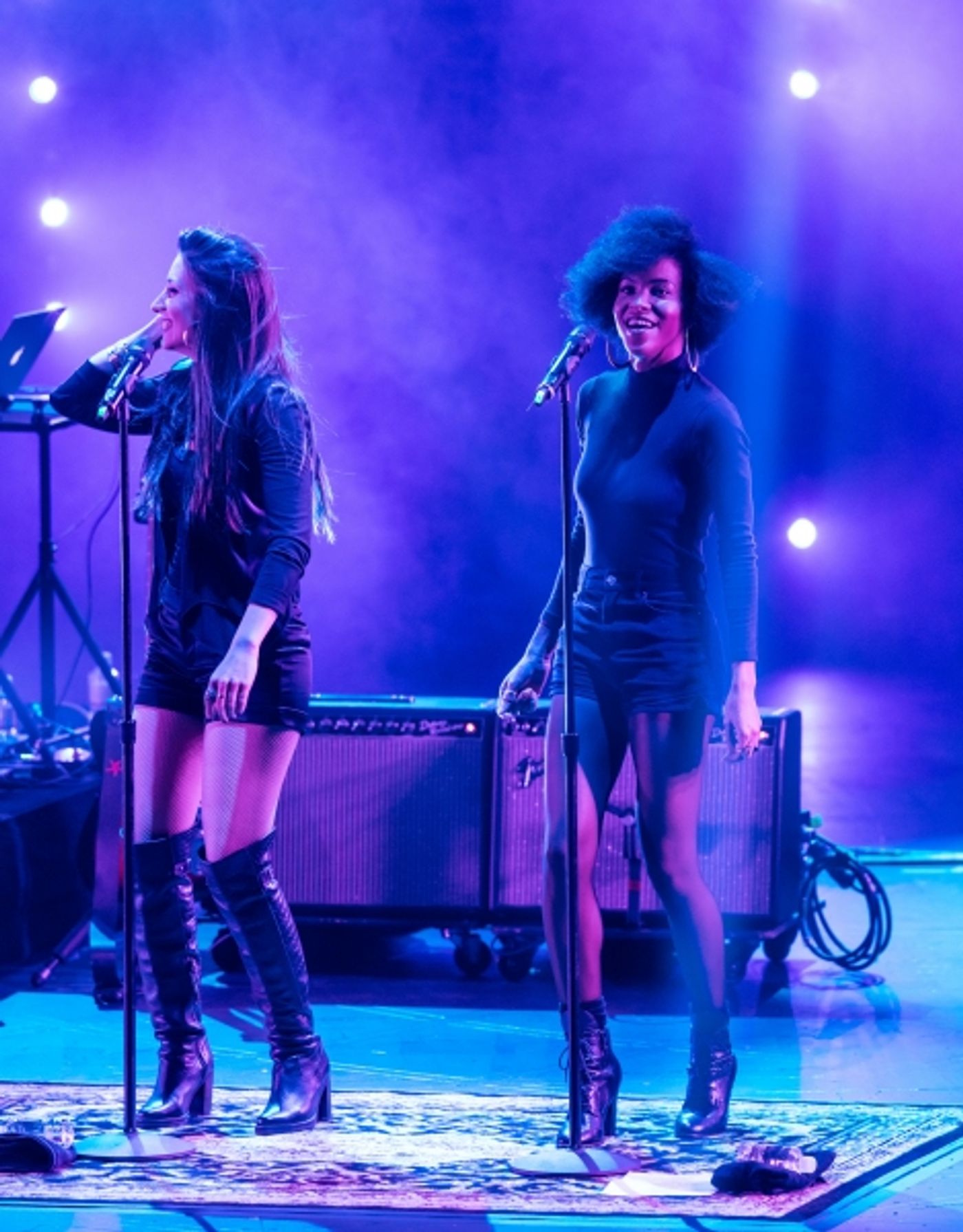 Photo Flash: GRAMMY Nominee and Stage Star Carly Rae Jepsen Kicks Off New Year's in Las Vegas Photo Flash: GRAMMY Nominee and Stage Star Carly Rae Jepsen Kicks Off New Year's in Las Vegas Image