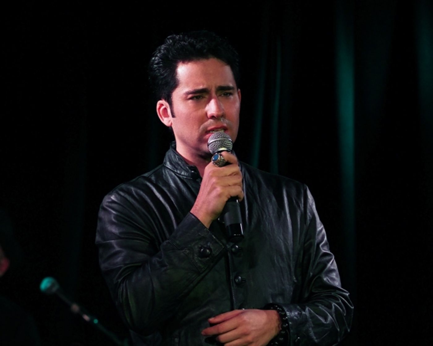Photo Coverage: HAPPY NEW YEAR! John Lloyd Young Plays Sterling's Upstairs At The Federal  Image