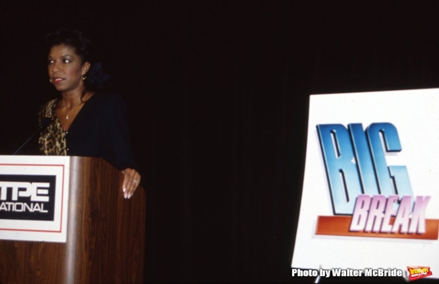 Photo Flashback: BroadwayWorld Remembers Natalie Cole  Image