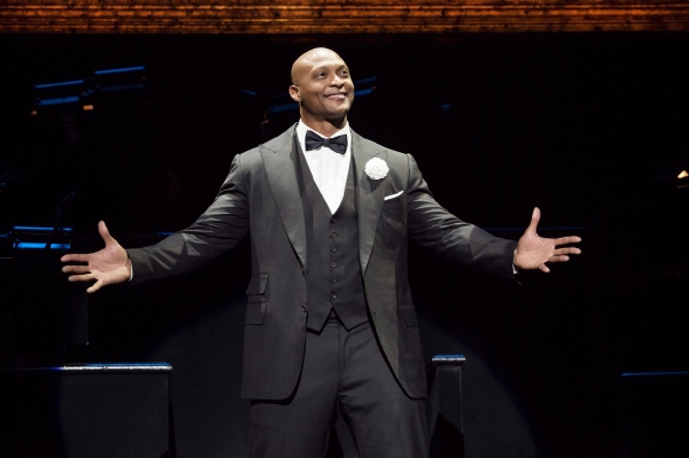 Photo Flash: Razzle Dazzle 'Em! First Look at NFL Legend Eddie George in Broadway's CHICAGO Photo Flash: Razzle Dazzle 'Em! First Look at NFL Legend Eddie George in Broadway's CHICAGO Image