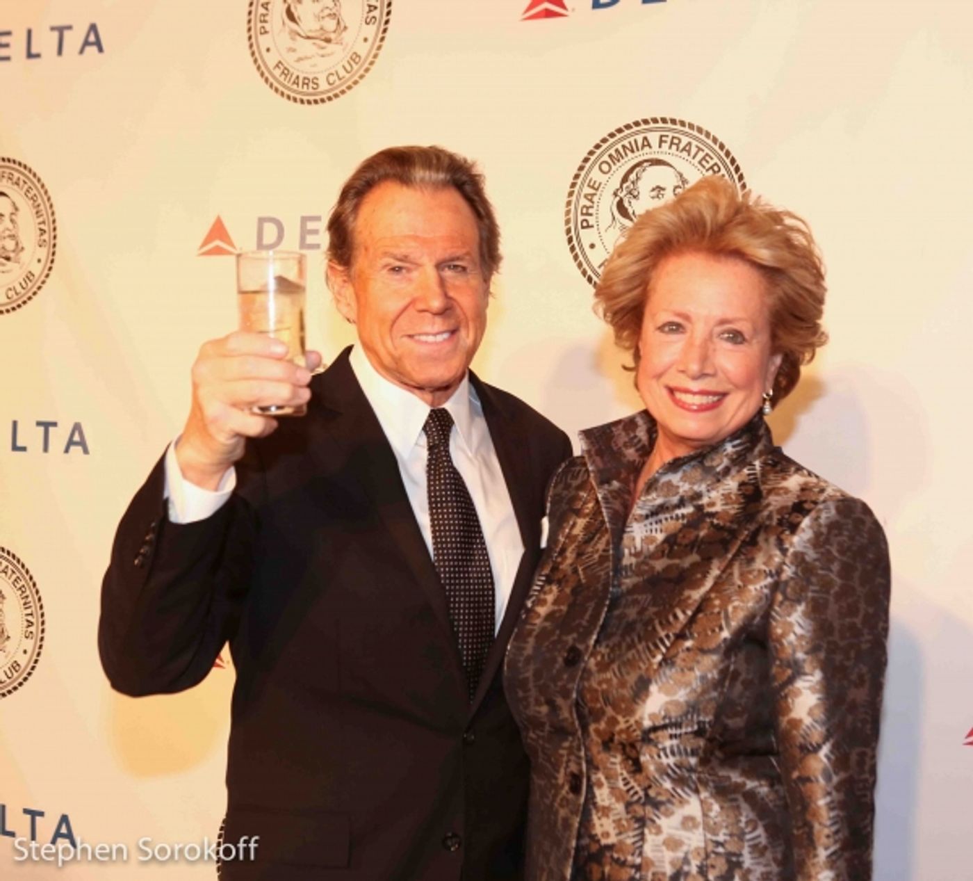 Photo Coverage: Dionne Warwick, Wayne Newton, Steve Tyrell, Robert Davi Perform at Friars Sinatra Celebration  Image