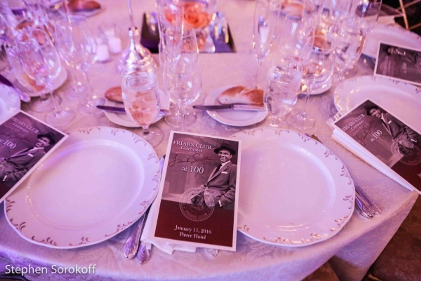 Photo Coverage: Dionne Warwick, Wayne Newton, Steve Tyrell, Robert Davi Perform at Friars Sinatra Celebration  Image