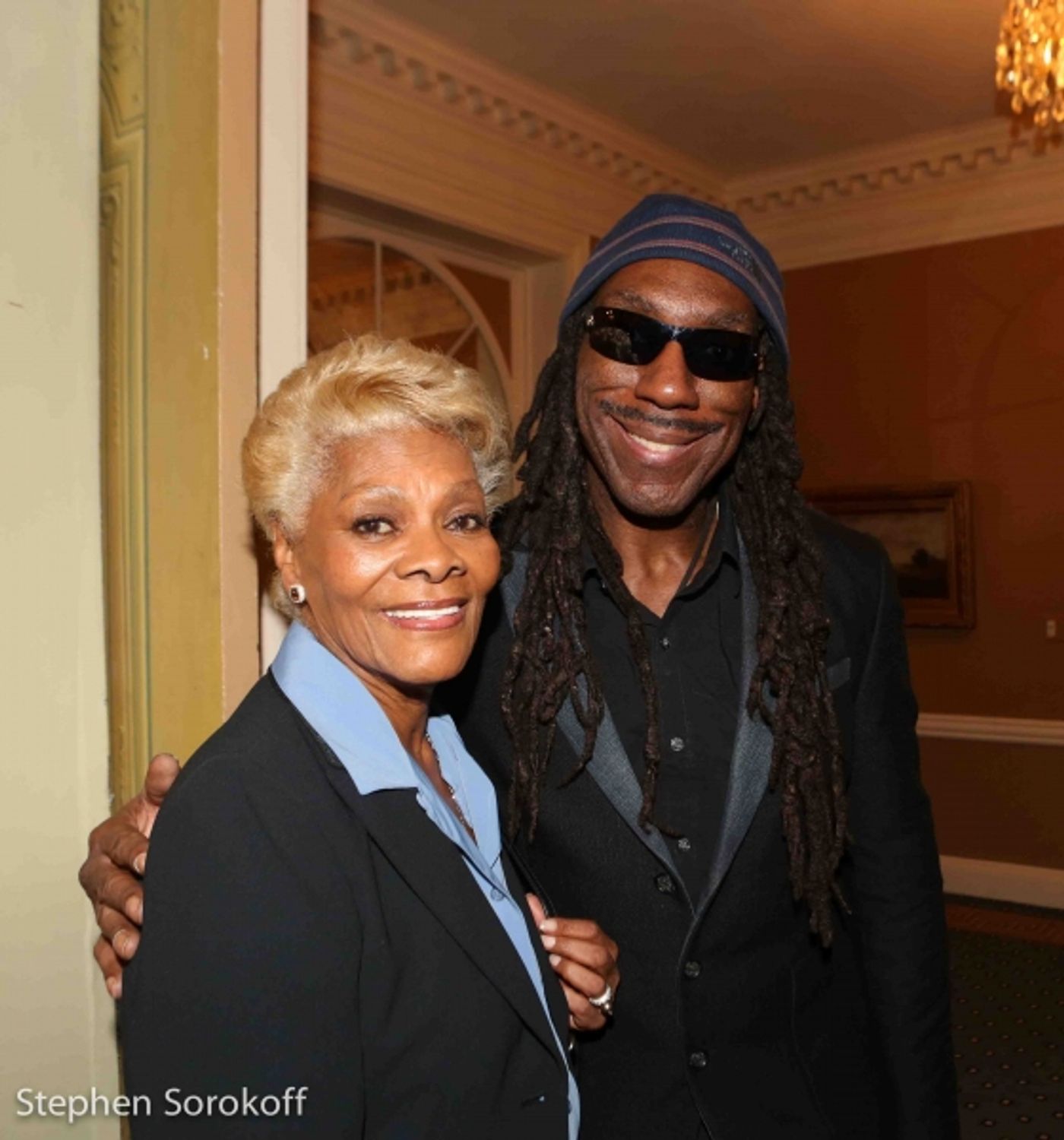 Photo Coverage: Dionne Warwick, Wayne Newton, Steve Tyrell, Robert Davi Perform at Friars Sinatra Celebration  Image