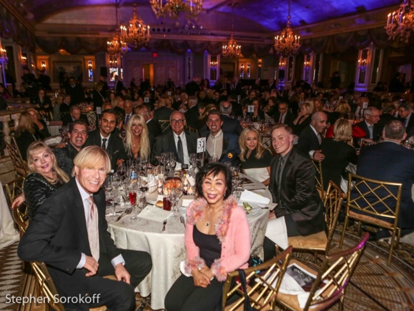 Photo Coverage: Dionne Warwick, Wayne Newton, Steve Tyrell, Robert Davi Perform at Friars Sinatra Celebration  Image
