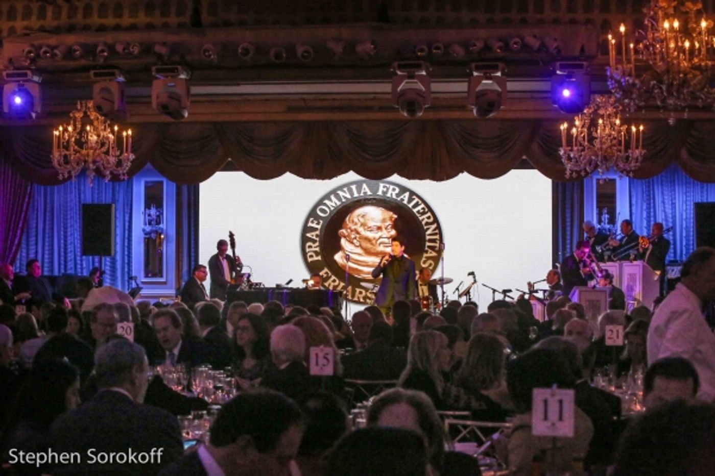 Photo Coverage: Dionne Warwick, Wayne Newton, Steve Tyrell, Robert Davi Perform at Friars Sinatra Celebration  Image