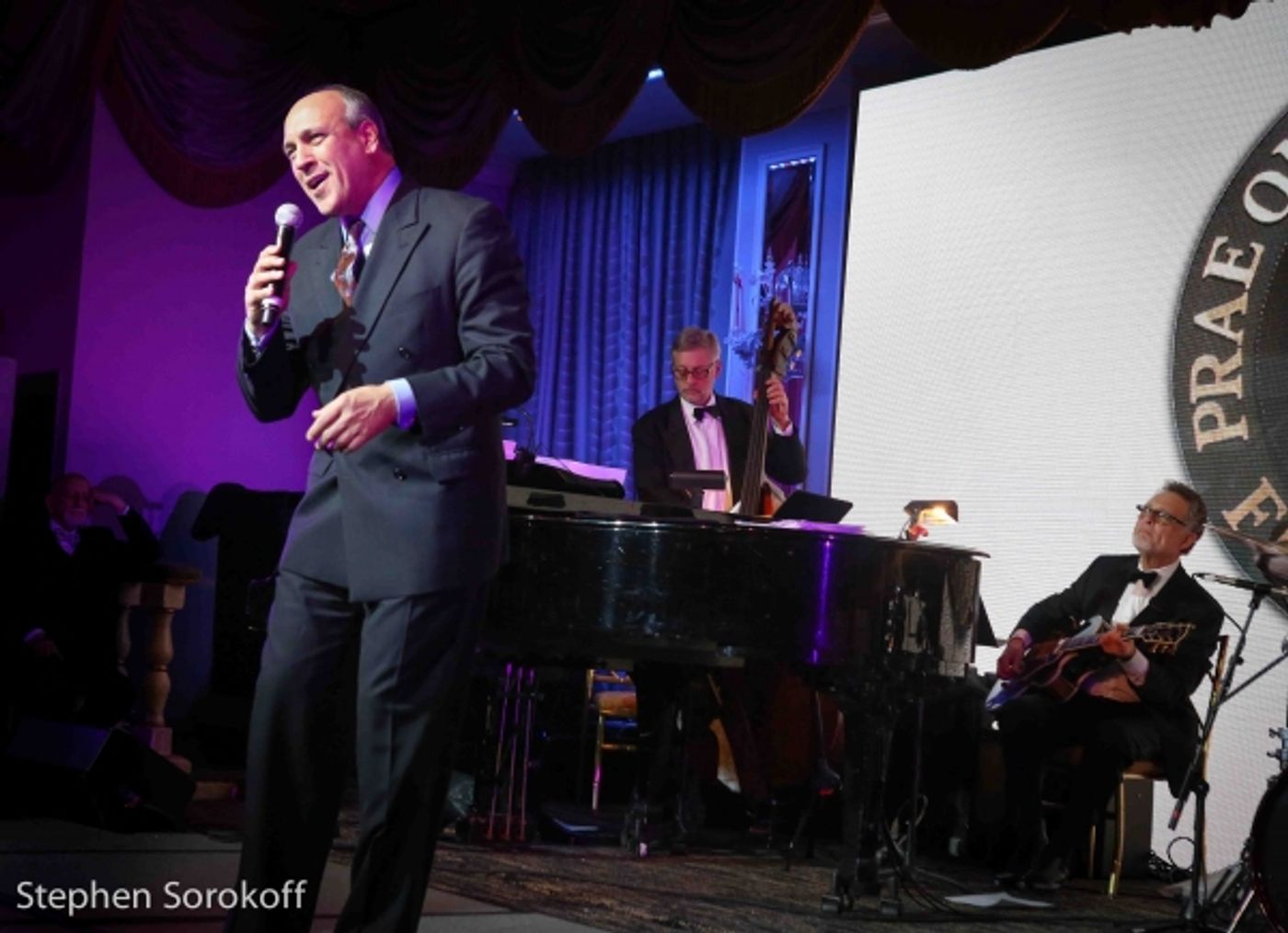 Photo Coverage: Dionne Warwick, Wayne Newton, Steve Tyrell, Robert Davi Perform at Friars Sinatra Celebration  Image