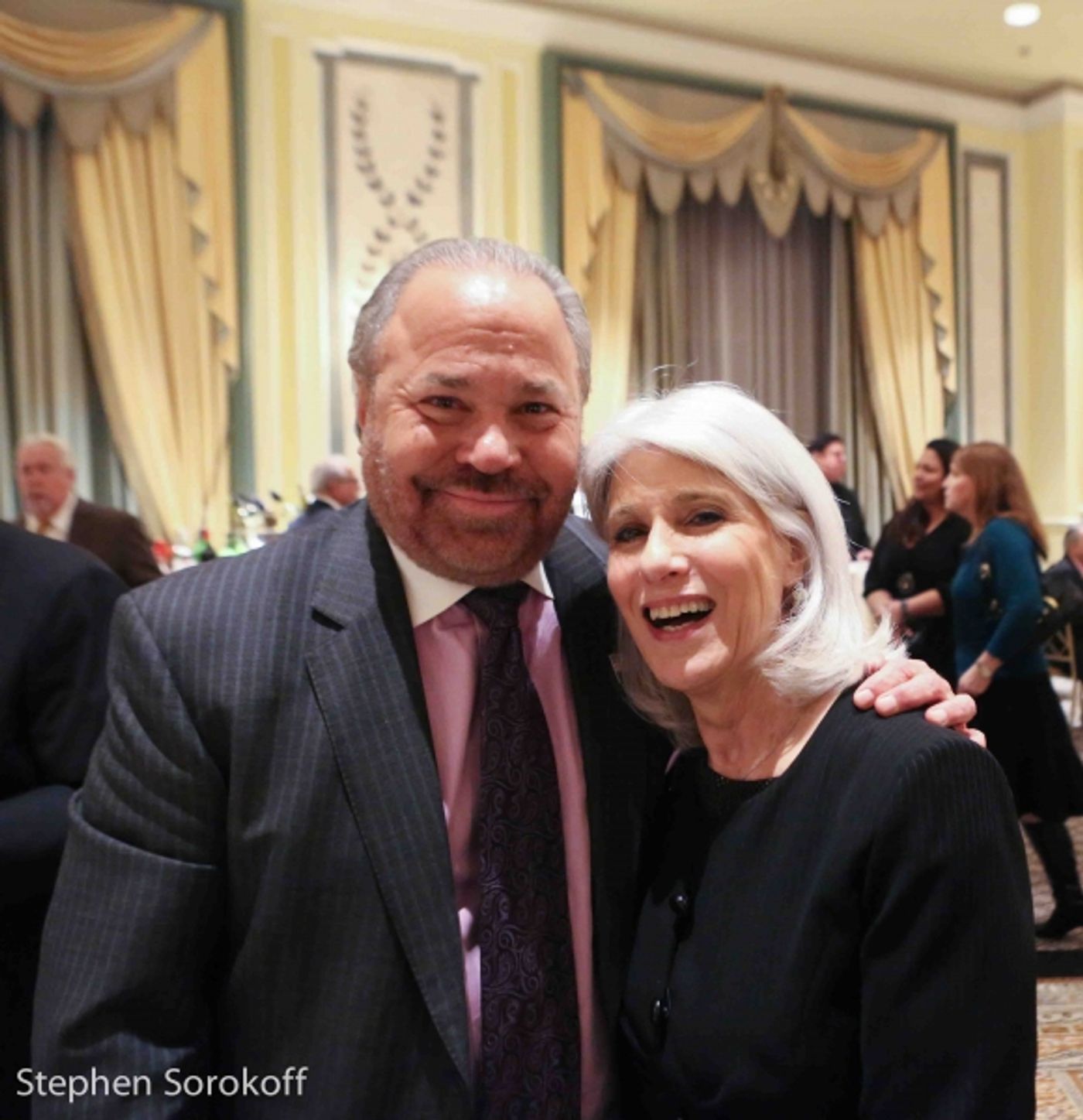 Photo Coverage: Dionne Warwick, Wayne Newton, Steve Tyrell, Robert Davi Perform at Friars Sinatra Celebration  Image