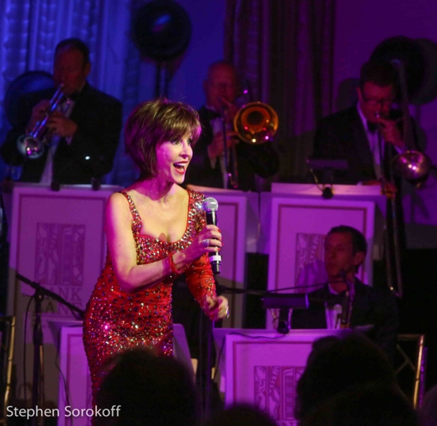 Photo Coverage: Dionne Warwick, Wayne Newton, Steve Tyrell, Robert Davi Perform at Friars Sinatra Celebration  Image