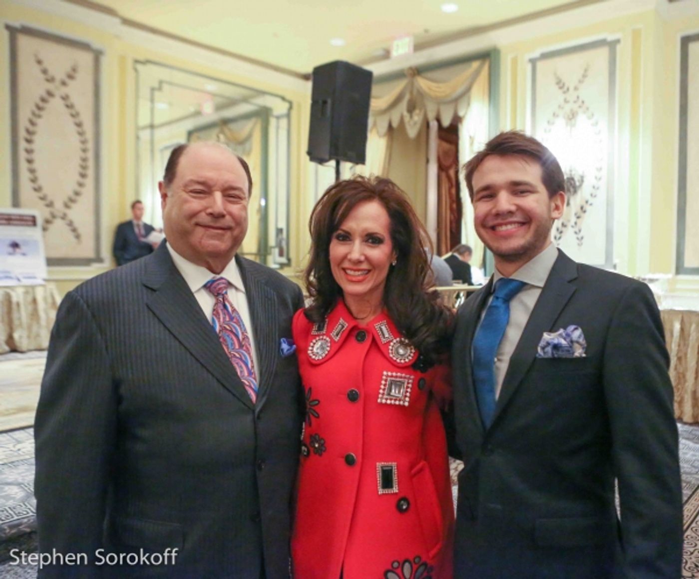 Photo Coverage: Dionne Warwick, Wayne Newton, Steve Tyrell, Robert Davi Perform at Friars Sinatra Celebration  Image