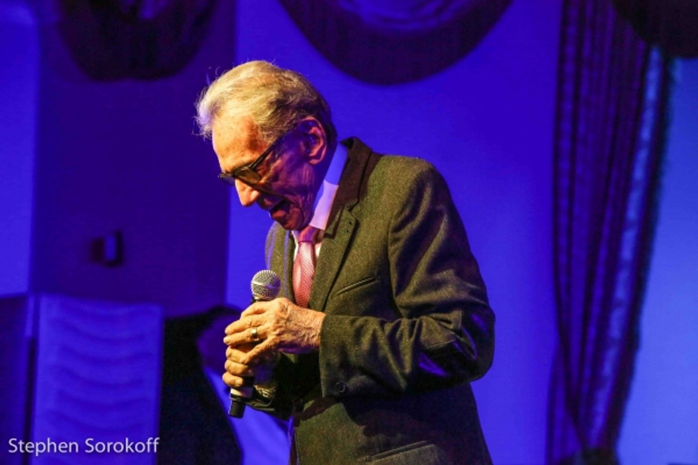 Photo Coverage: Dionne Warwick, Wayne Newton, Steve Tyrell, Robert Davi Perform at Friars Sinatra Celebration  Image