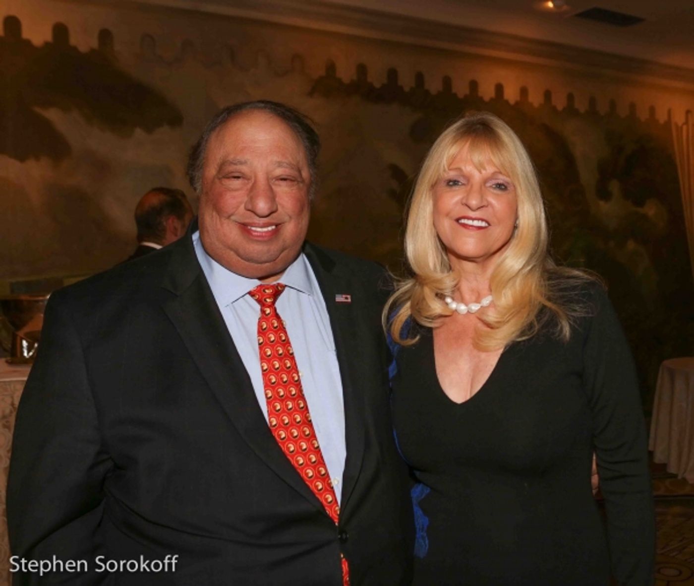 Photo Coverage: Dionne Warwick, Wayne Newton, Steve Tyrell, Robert Davi Perform at Friars Sinatra Celebration  Image