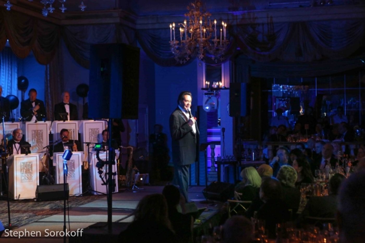 Photo Coverage: Dionne Warwick, Wayne Newton, Steve Tyrell, Robert Davi Perform at Friars Sinatra Celebration  Image