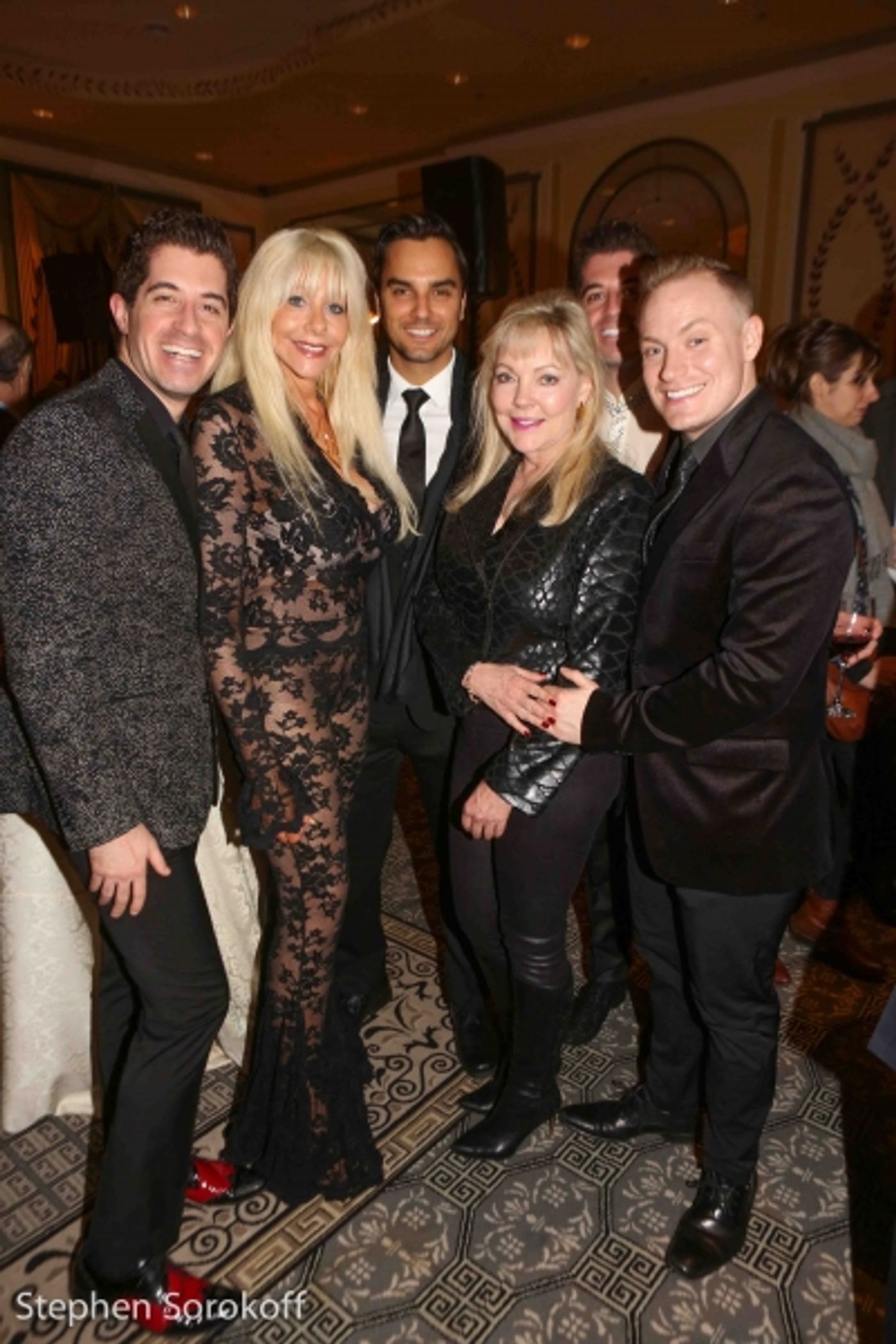 Photo Coverage: Dionne Warwick, Wayne Newton, Steve Tyrell, Robert Davi Perform at Friars Sinatra Celebration  Image