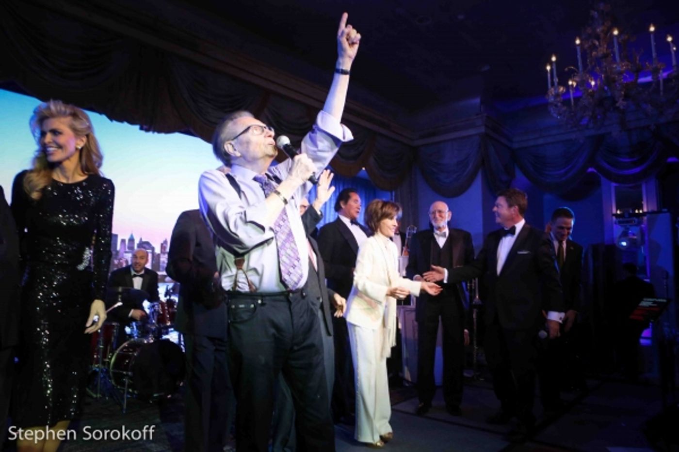 Photo Coverage: Dionne Warwick, Wayne Newton, Steve Tyrell, Robert Davi Perform at Friars Sinatra Celebration  Image
