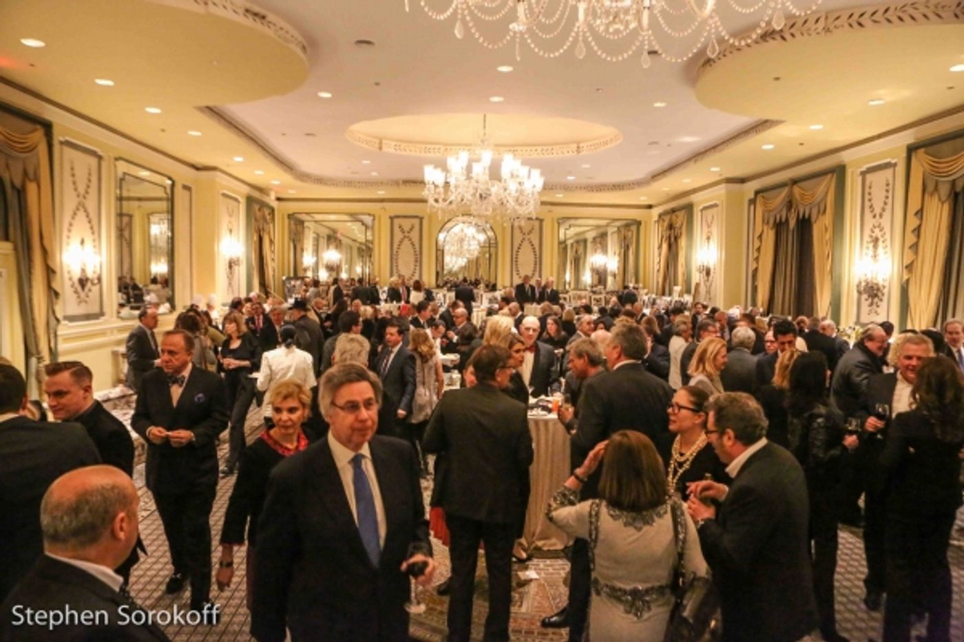 Photo Coverage: Dionne Warwick, Wayne Newton, Steve Tyrell, Robert Davi Perform at Friars Sinatra Celebration  Image