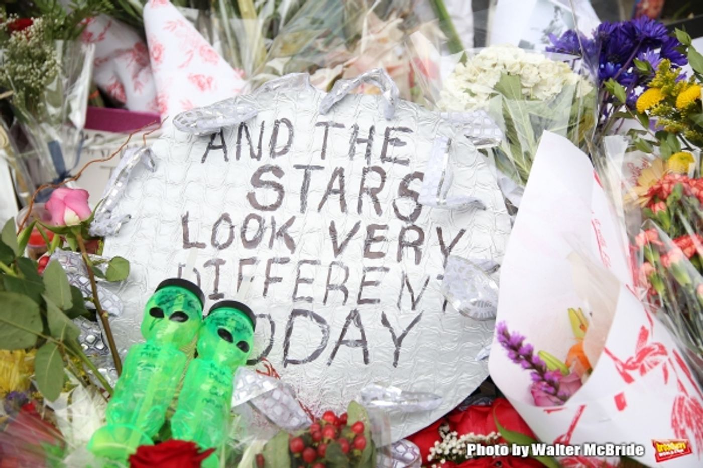 Photo Coverage: Fans Tribute David Bowie Outside of LAZARUS Photo Coverage: Fans Tribute David Bowie Outside of LAZARUS Image