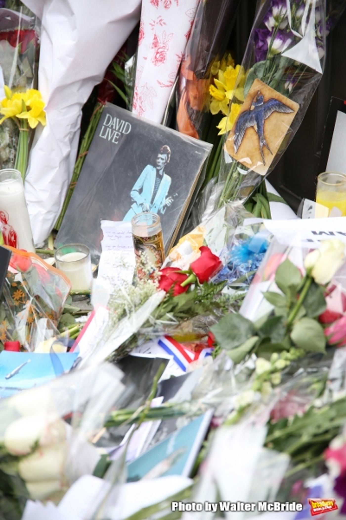 Photo Coverage: Fans Tribute David Bowie Outside of LAZARUS Photo Coverage: Fans Tribute David Bowie Outside of LAZARUS Image