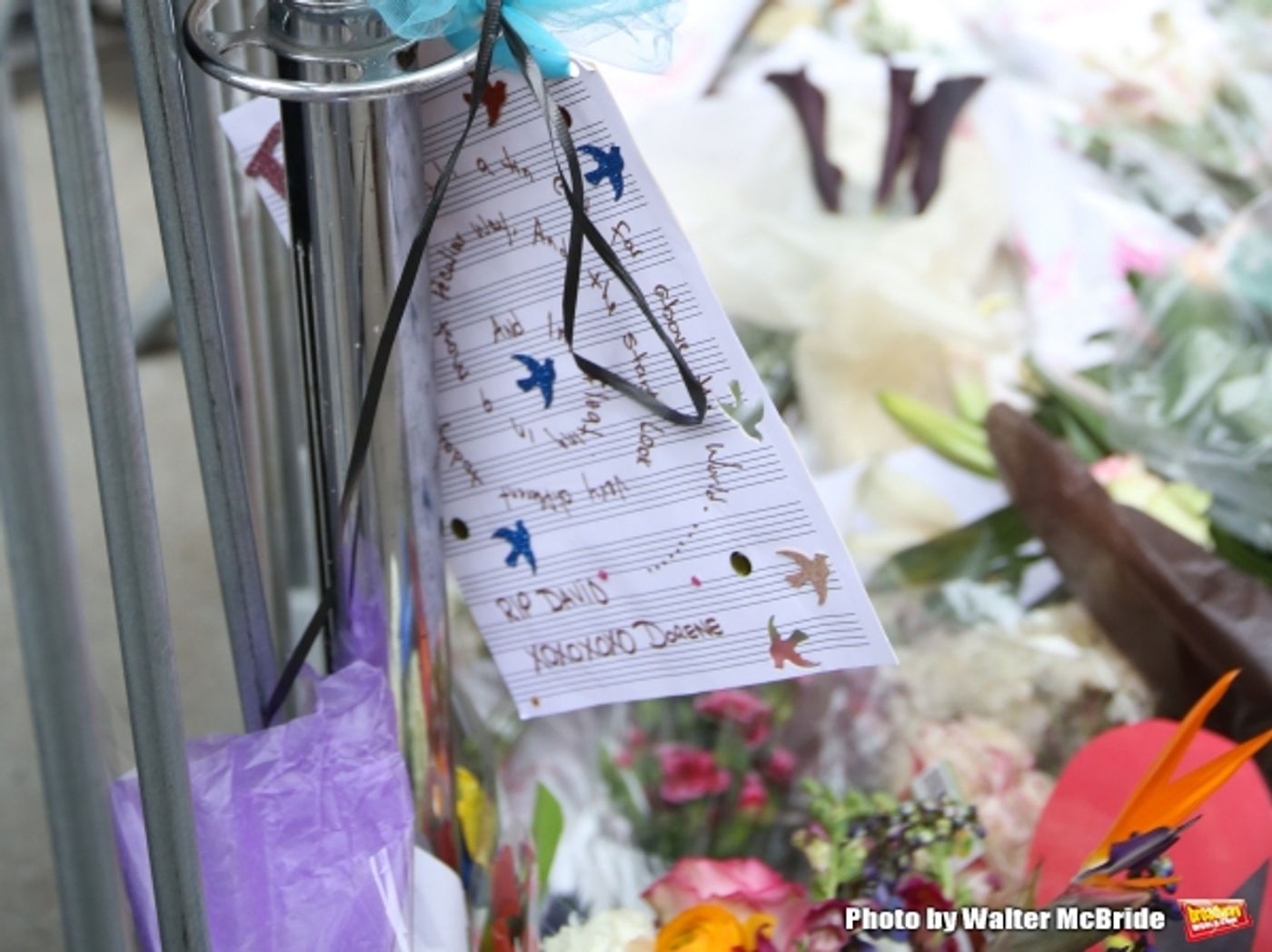 Photo Coverage: Fans Tribute David Bowie Outside of LAZARUS Photo Coverage: Fans Tribute David Bowie Outside of LAZARUS Image