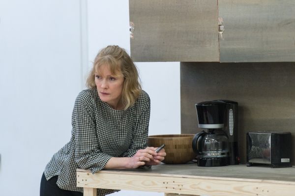 Claire Skinner (Becca) Photo