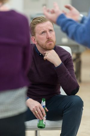 Tom Goodman-Hill (Howie) Photo