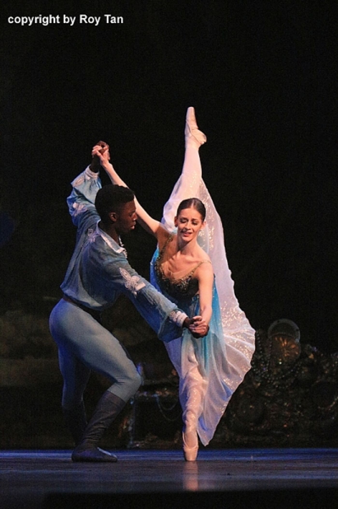 Photo Coverage: First Look at English National Ballet's LE CORSAIRE at London Coliseum  Image