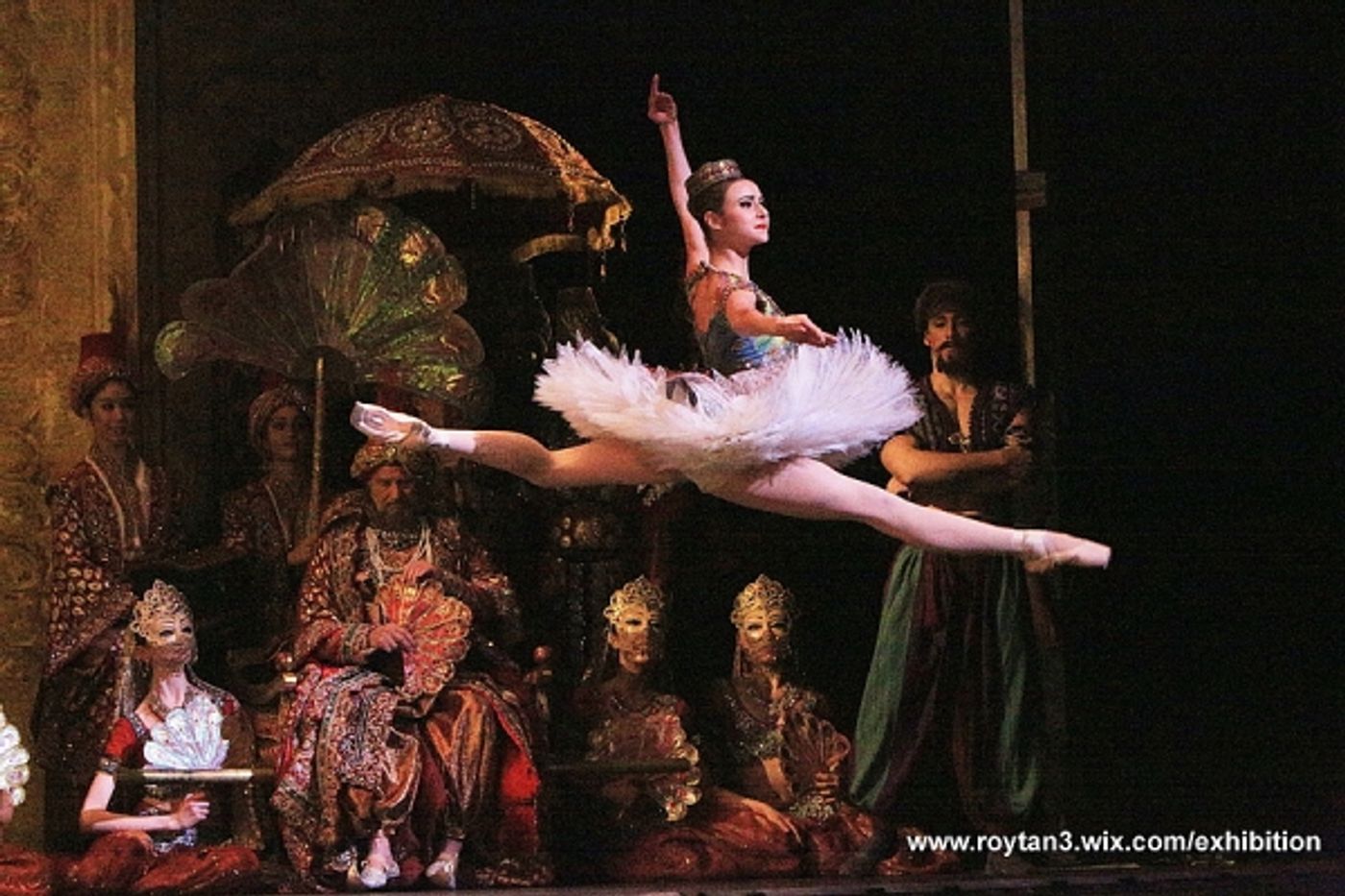 Photo Coverage: First Look at English National Ballet's LE CORSAIRE at London Coliseum  Image