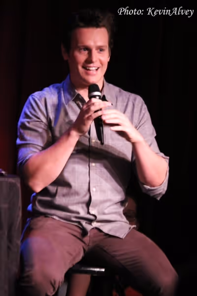 Jonathan Groff Photo