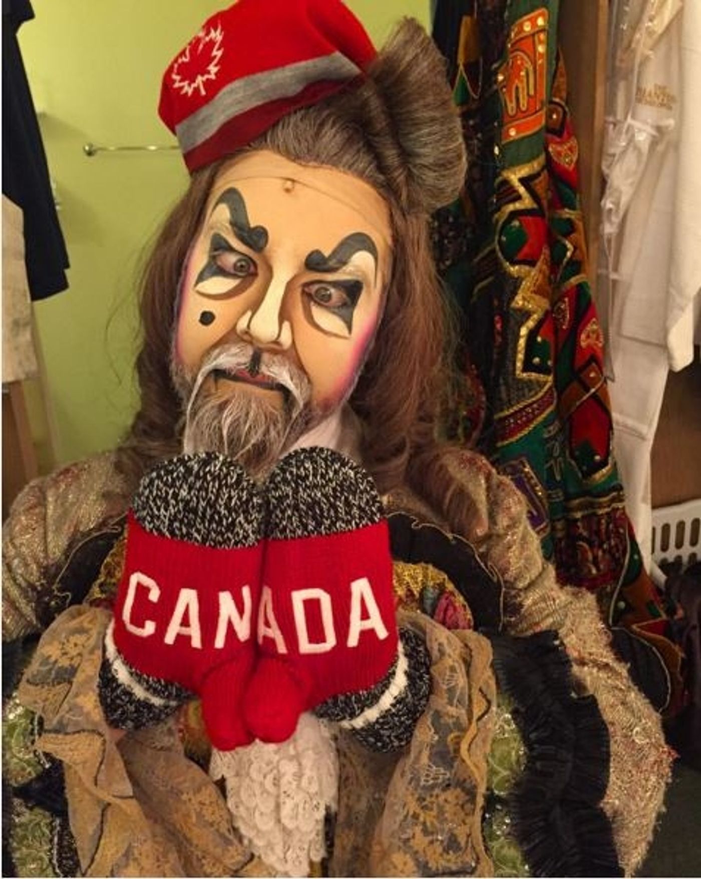 Photo Flash: Max von Essen Celebrates Lin-Manuel Miranda's Birthday, AVENUE Q Celebrates Swings, and More in Today's Saturday Intermission Pics  Image