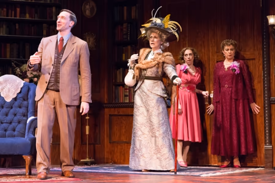 Photo Flash: First Look at HARVEY at Walnut Street Theatre  Image