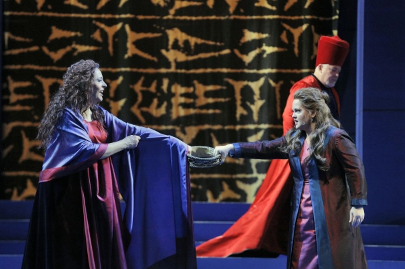 Photo Flash: First Look at Tatiana Serjan, Elizabeth DeShong, and More in Chicago Lyric Opera's NABUCCO Image