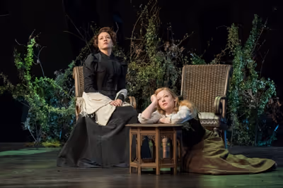 Linda Emond, Sarah Snook Photo