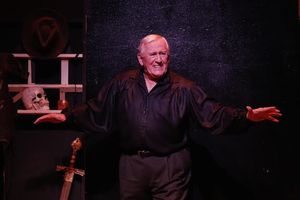 Len Cariou Photo