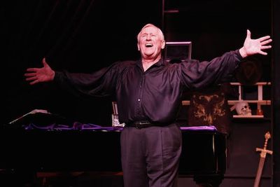 Len Cariou Photo