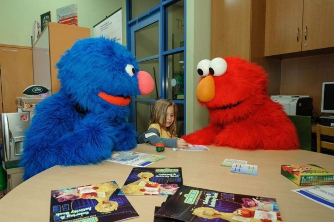 Photo Flash: SESAME STREET LIVE's Elmo & Grover Visit NewYork-Presbyterian Morgan Stanley Children's Hospital  Image