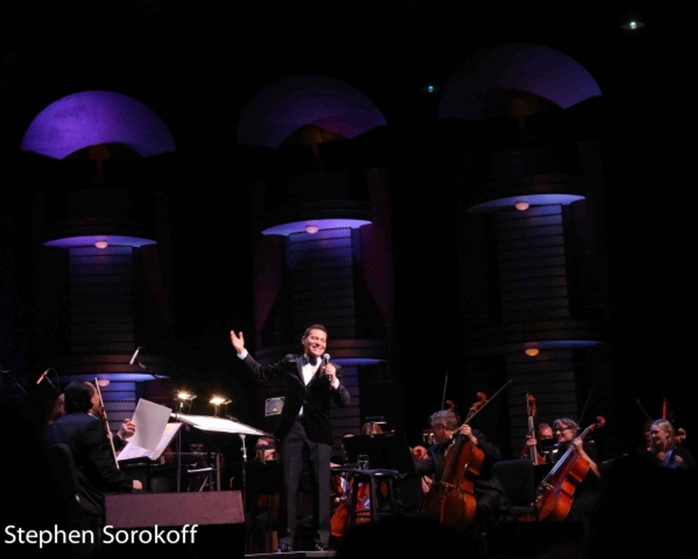 Photo Coverage: Michael Feinstein Conducts the Kravis Center Pops Orchestra in Palm Beach Photo Coverage: Michael Feinstein Conducts the Kravis Center Pops Orchestra in Palm Beach Image