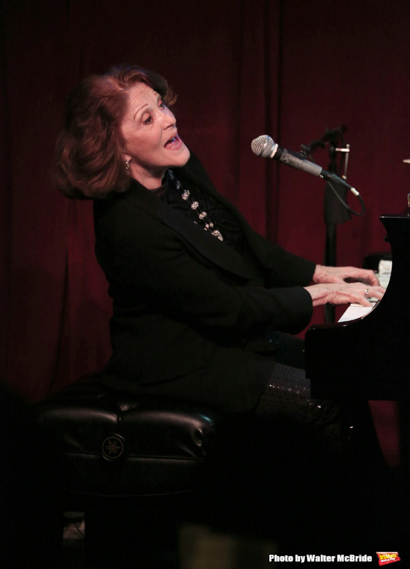 Photo Coverage: Linda Lavin Brings 'My First Farewell Concert' to Birdland — photo 15 of 43