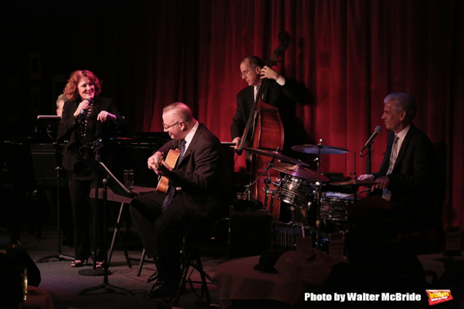Photo Coverage: Linda Lavin Brings 'My First Farewell Concert' to Birdland — photo 6 of 43